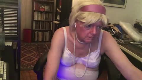 Pantyvioletlace online show from June 18, 1:27 am