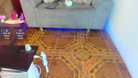 paola23_pm online show from April 24, 8:40 am