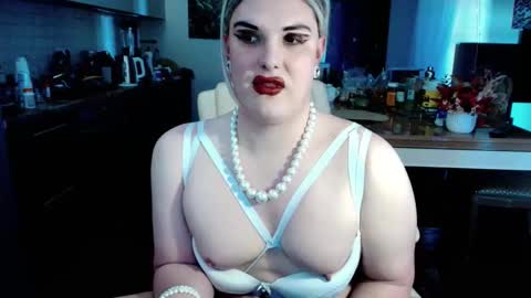 Sarina Williams online show from May 16, 11:43 am