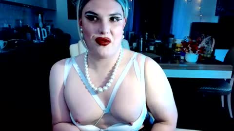 Sarina Williams online show from May 21, 11:01 am