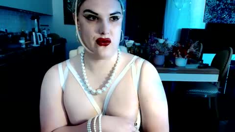 Sarina Williams online show from June 4, 8:07 am
