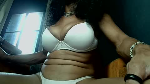 PAOLLA 23CM online show from April 24, 2:10 pm
