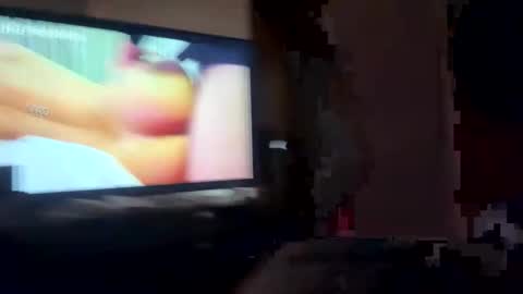 Message me I got money online show from April 28, 1:52 pm