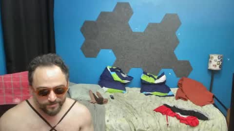 PuttitaPeluda online show from July 4, 5:31 am