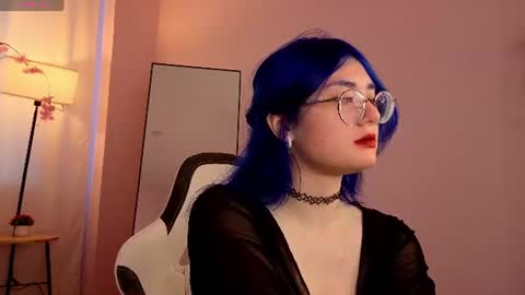Molly online show from August 11, 9:00 am