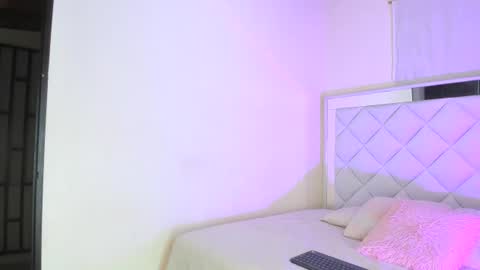 passionfruitx2 online show from August 3, 1:23 am