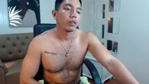 paul_cros online show from August 6, 5:34 pm