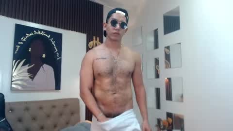 paul_cros online show from August 13, 11:24 am
