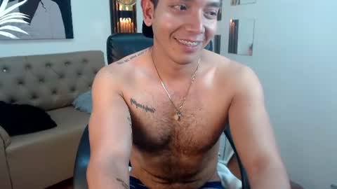 paul_cros online show from August 13, 3:48 pm