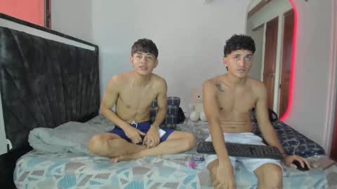paul_tony13 online show from May 13, 4:07 pm