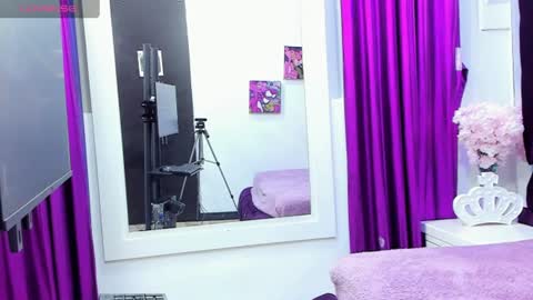 paula_milff online show from September 9, 3:47 am
