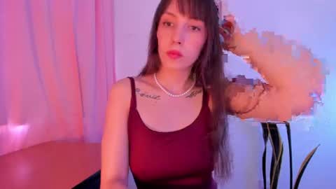 paulamiler_1 online show from July 7, 12:20 pm