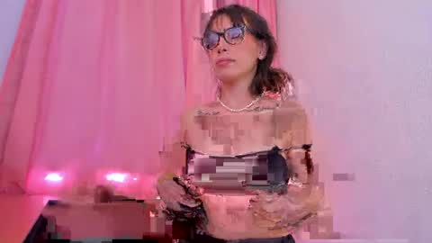 paulamiler_1 online show from July 10, 5:41 pm