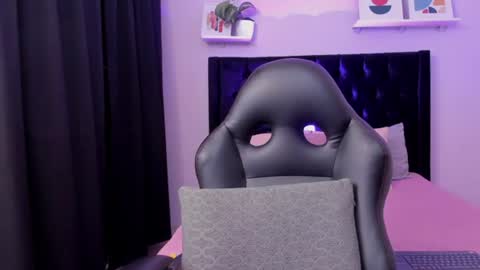 PAULINA  online show from August 11, 6:37 am