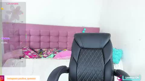 paulinaqueenss online show from August 15, 7:23 am