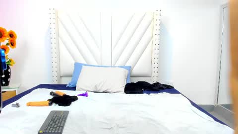paulinavera online show from August 6, 12:31 am