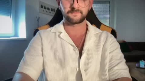 love bush online show from August 4, 5:21 pm
