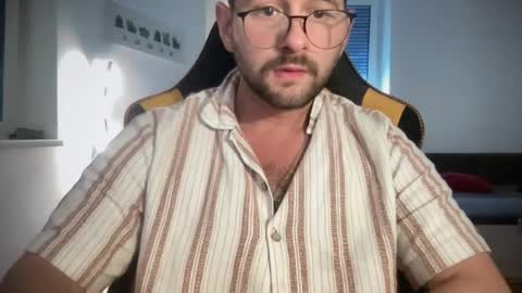 love bush online show from August 14, 5:44 am