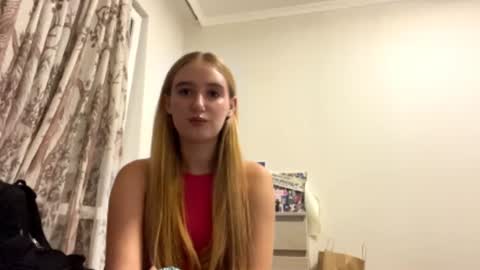 Alice online show from September 4, 5:06 pm