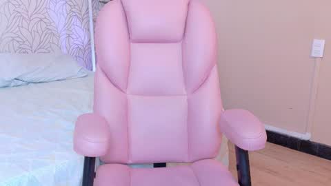 Peach  online show from August 4, 6:10 am