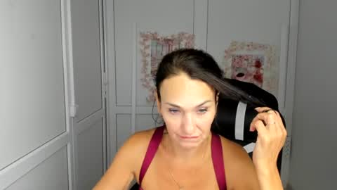 Christina online show from August 3, 1:29 pm