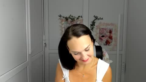 Christina online show from August 12, 11:45 am