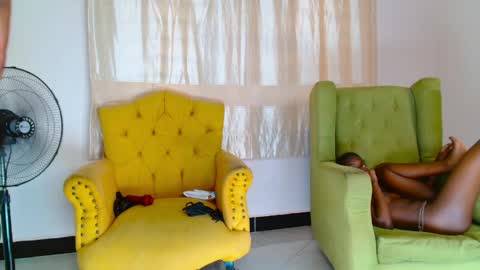 ella online show from May 11, 6:59 am