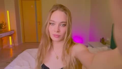 Tom Cream and Lexy Peach online show from May 9, 9:12 am