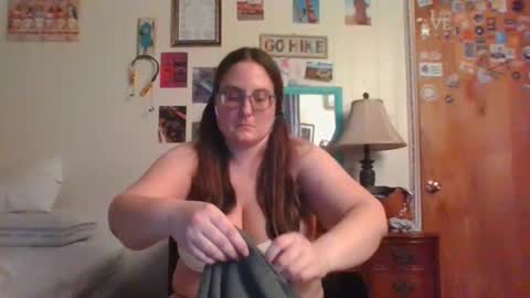 peachesbestfriend online show from May 17, 11:28 pm