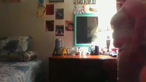 peachesbestfriend online show from May 18, 4:13 am