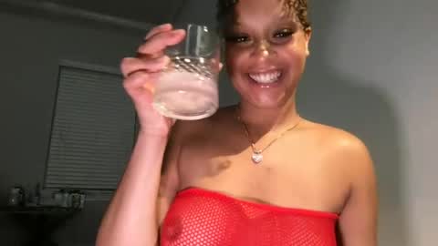 peachessinclair online show from August 5, 4:21 am