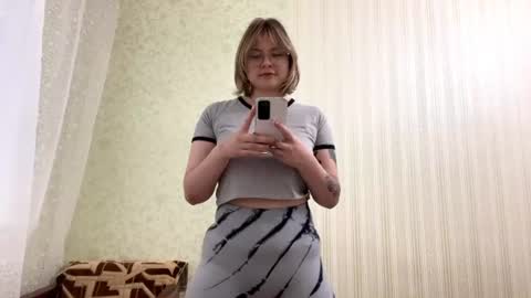 Molly online show from July 25, 4:33 pm