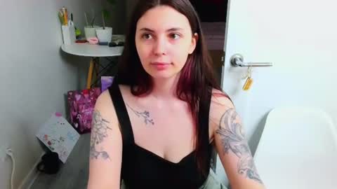 peachybabe__ online show from July 20, 7:50 pm