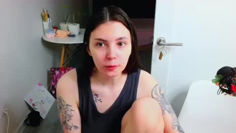 peachybabe__ online show from July 27, 8:14 pm