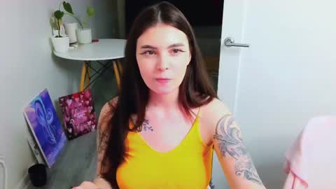 peachybabe__ online show from August 5, 7:01 pm