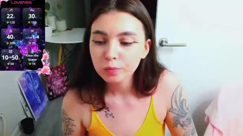 peachybabe__ online show from August 5, 9:13 pm