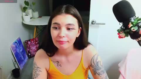 peachybabe__ online show from August 5, 10:19 pm
