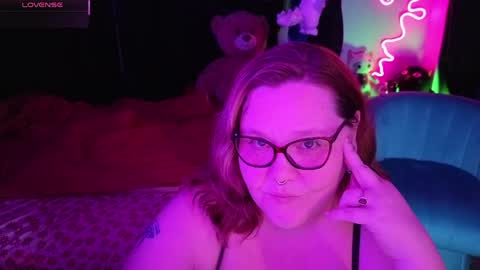Peachy Nessa online show from March 23, 4:17 am