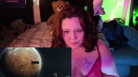 Peachy Nessa online show from May 14, 9:08 am