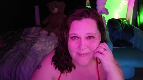 Peachy Nessa online show from May 15, 9:53 am