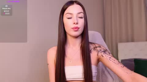 Chloe online show from August 4, 7:22 pm