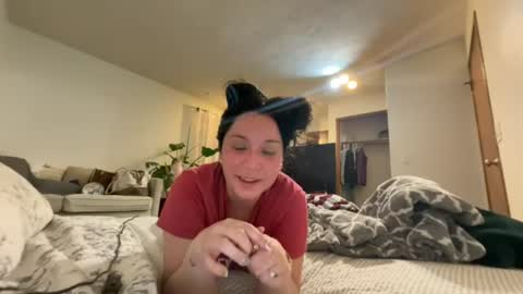 PeachyObsession online show from August 15, 6:17 am
