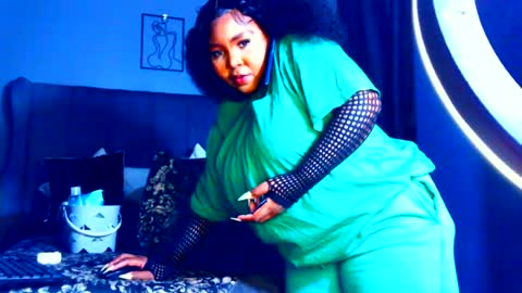 pearlblu38 online show from August 8, 5:02 pm