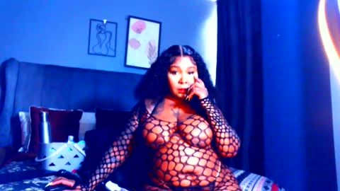 pearlblu38 online show from August 11, 11:12 am