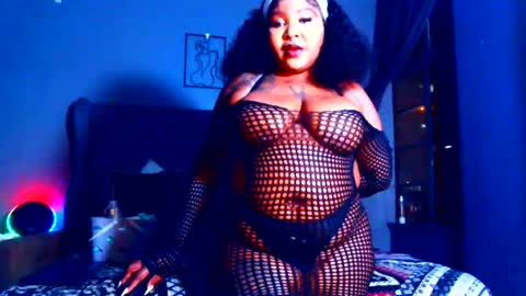 pearlblu38 online show from August 12, 6:43 pm