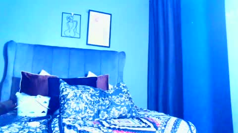 pearlblu38 online show from August 13, 12:46 am