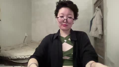 Mia online show from July 29, 10:33 am