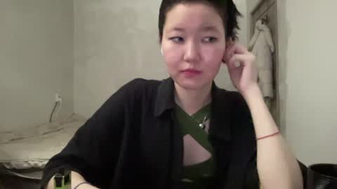 Mia online show from July 29, 12:45 pm