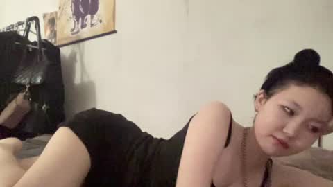 Mia online show from August 6, 10:58 am