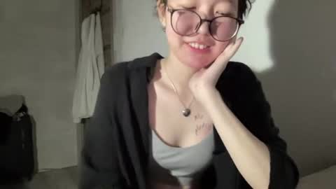 Mia online show from August 14, 6:33 pm